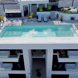 https://exclusivo-departamento-de-lujo-con-jacuzzi-privado.tulum-hotels.net